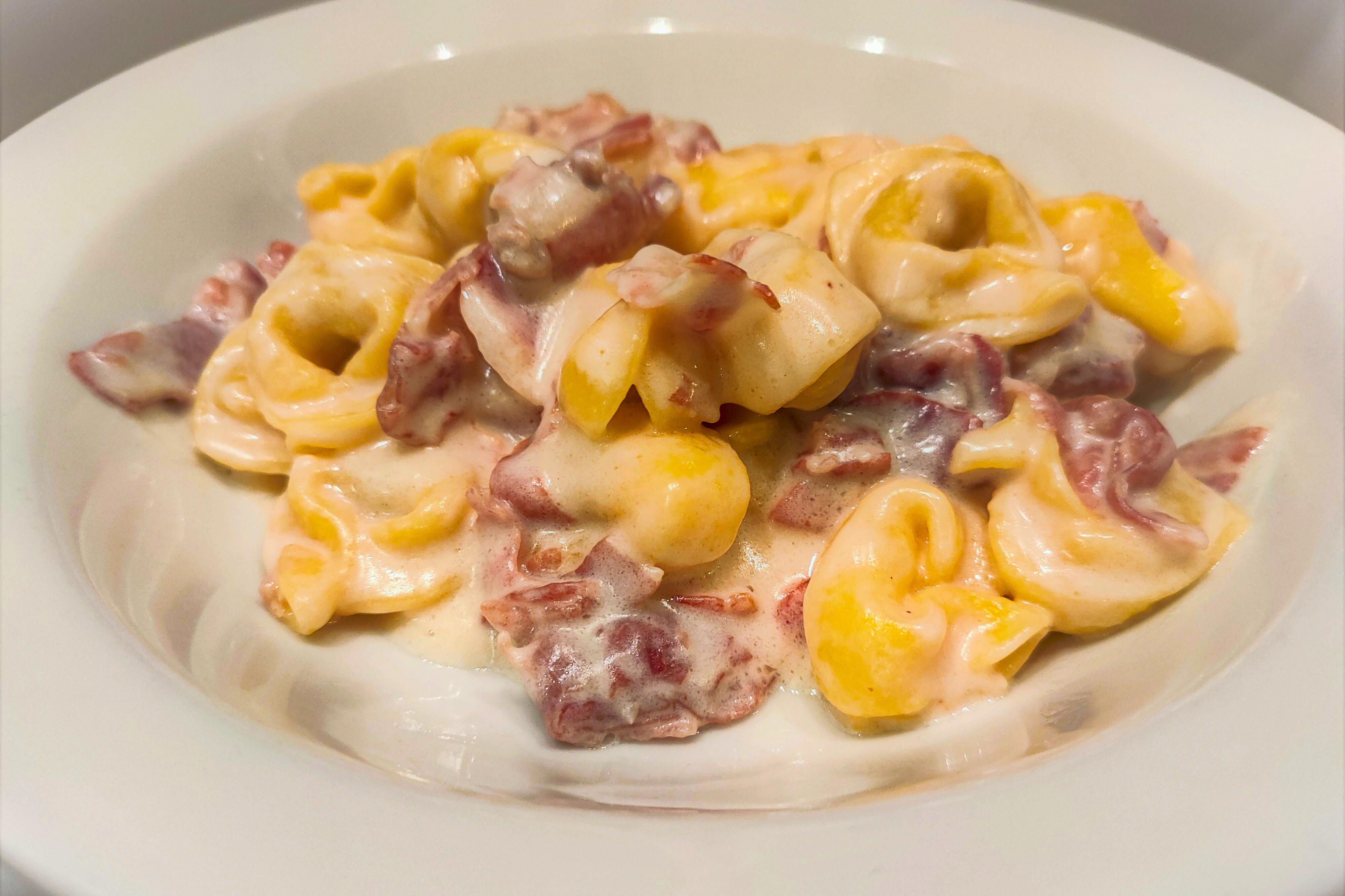 TORTELLINI CON SALSA DE NATA Y BACON